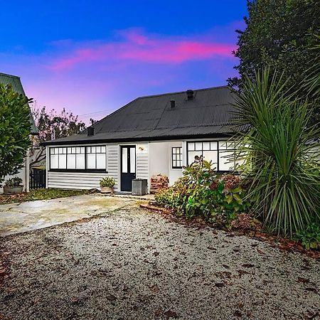 Blackwood Tree Cottage - Heritage Listed Property - Evandale! Extérieur photo