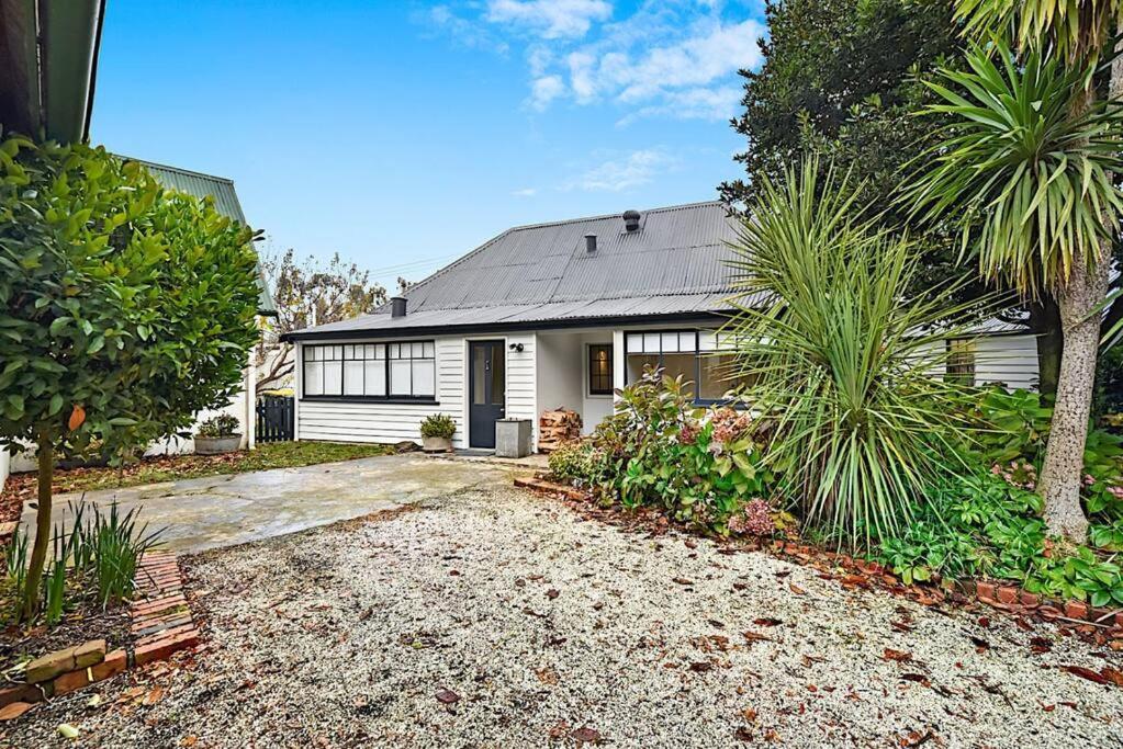 Blackwood Tree Cottage - Heritage Listed Property - Evandale! Extérieur photo