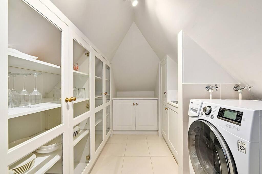 Blackwood Tree Cottage - Heritage Listed Property - Evandale! Extérieur photo