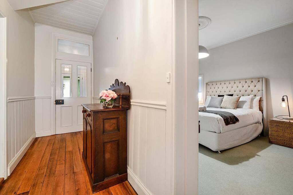 Blackwood Tree Cottage - Heritage Listed Property - Evandale! Extérieur photo