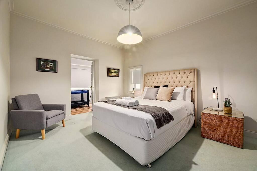 Blackwood Tree Cottage - Heritage Listed Property - Evandale! Extérieur photo